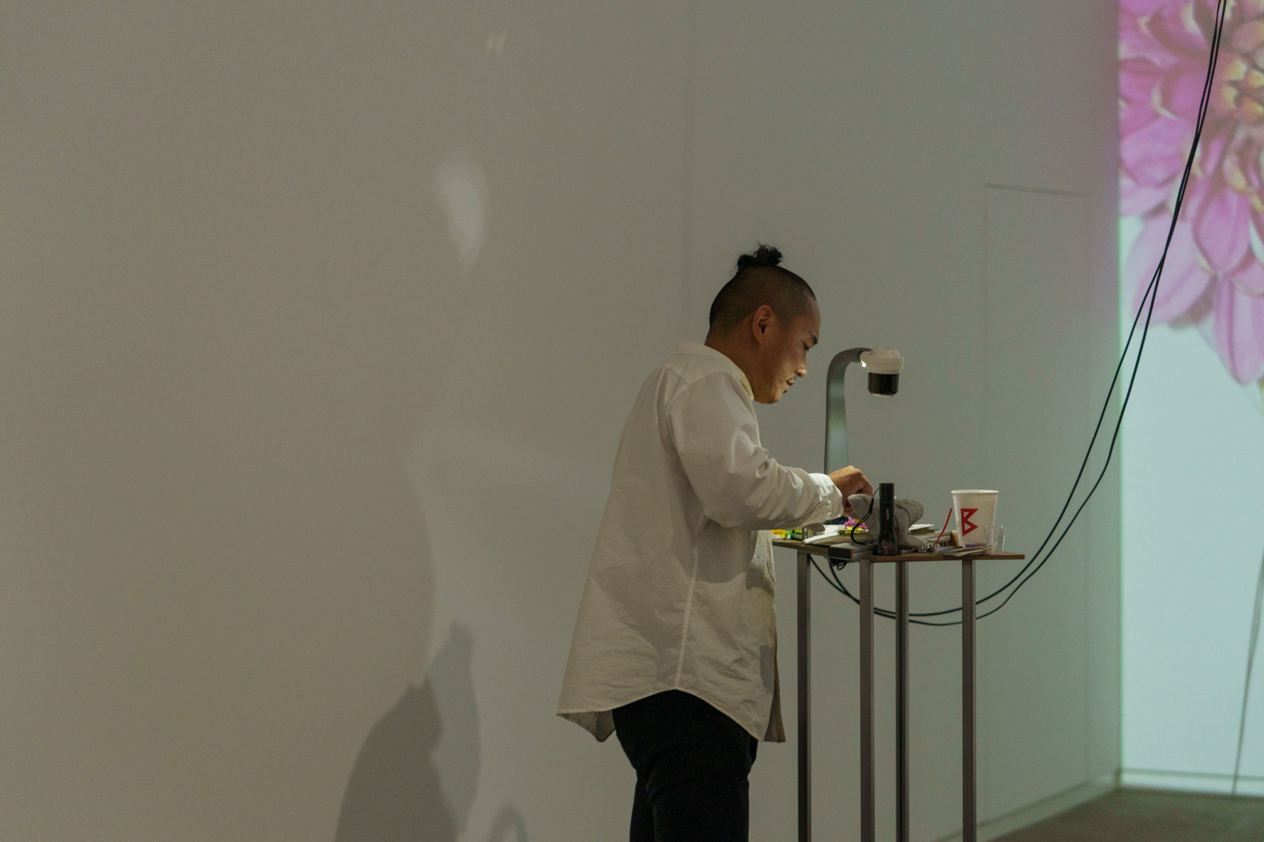 雨宮庸介個展「雨宮宮雨と以」会場風景 雨宮庸介トークイベント "For The Swan Song A"