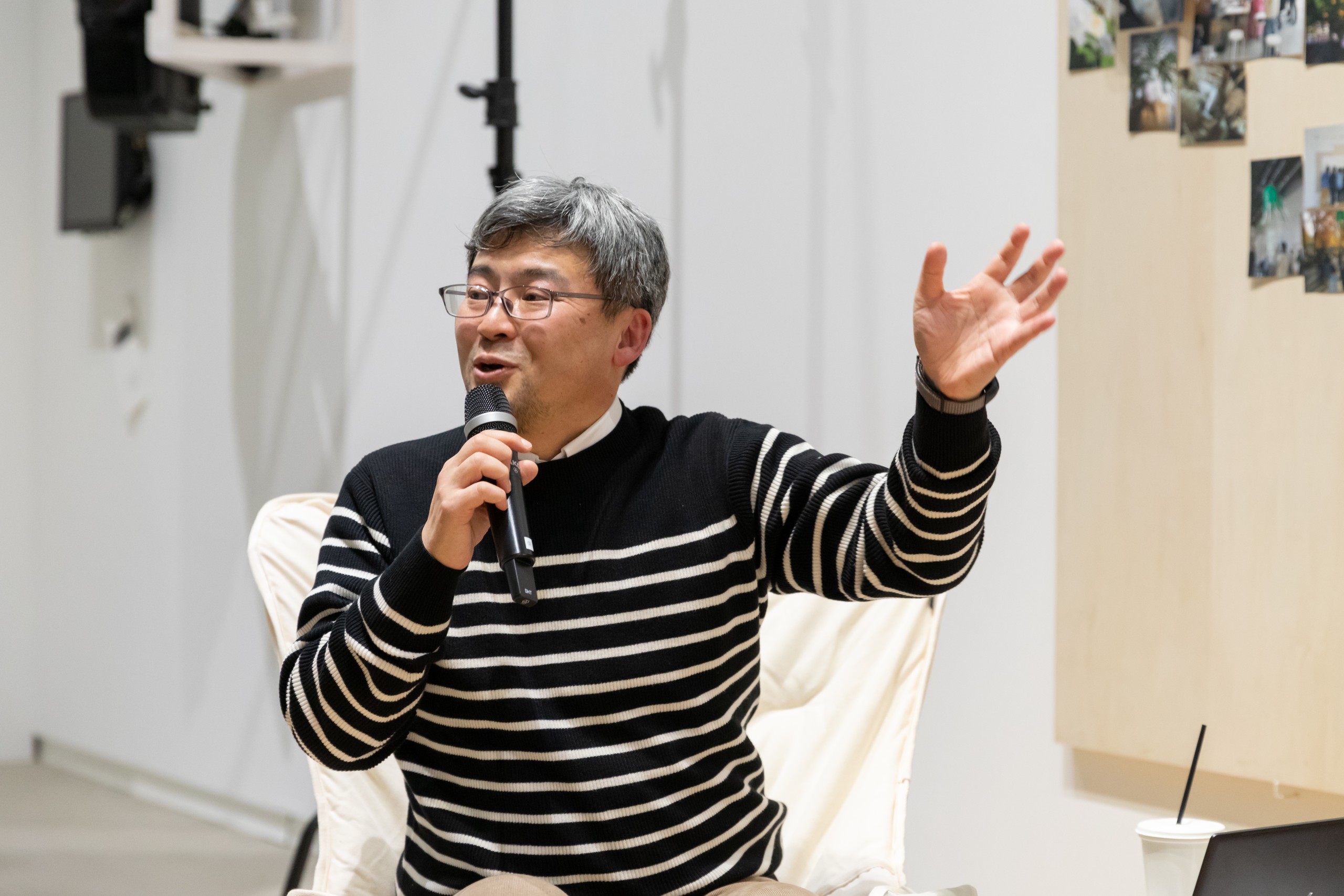 「バグスクール：うごかしてみる！」関連トークイベント風景　山中俊広
