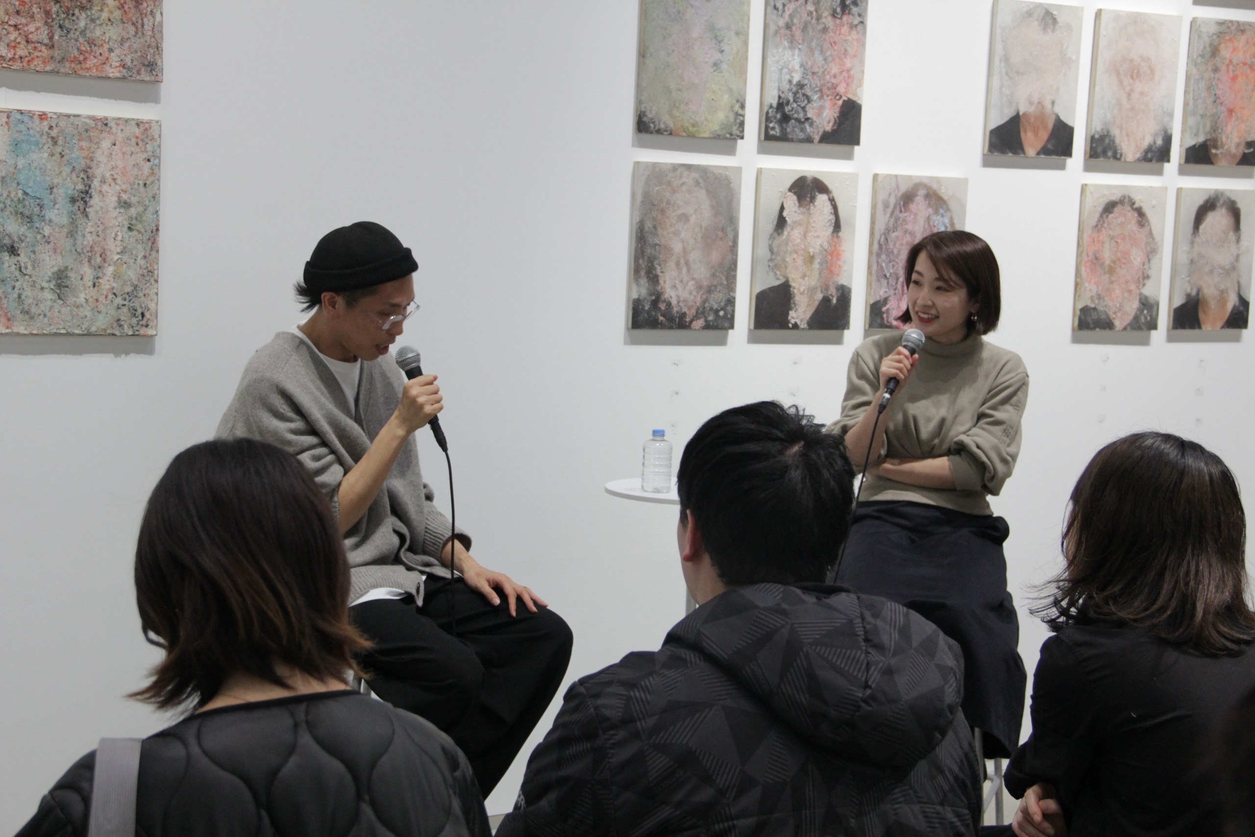 千賀健史個展「まず、自分でやってみる」中村史子×千賀健史　関連トークイベント風景