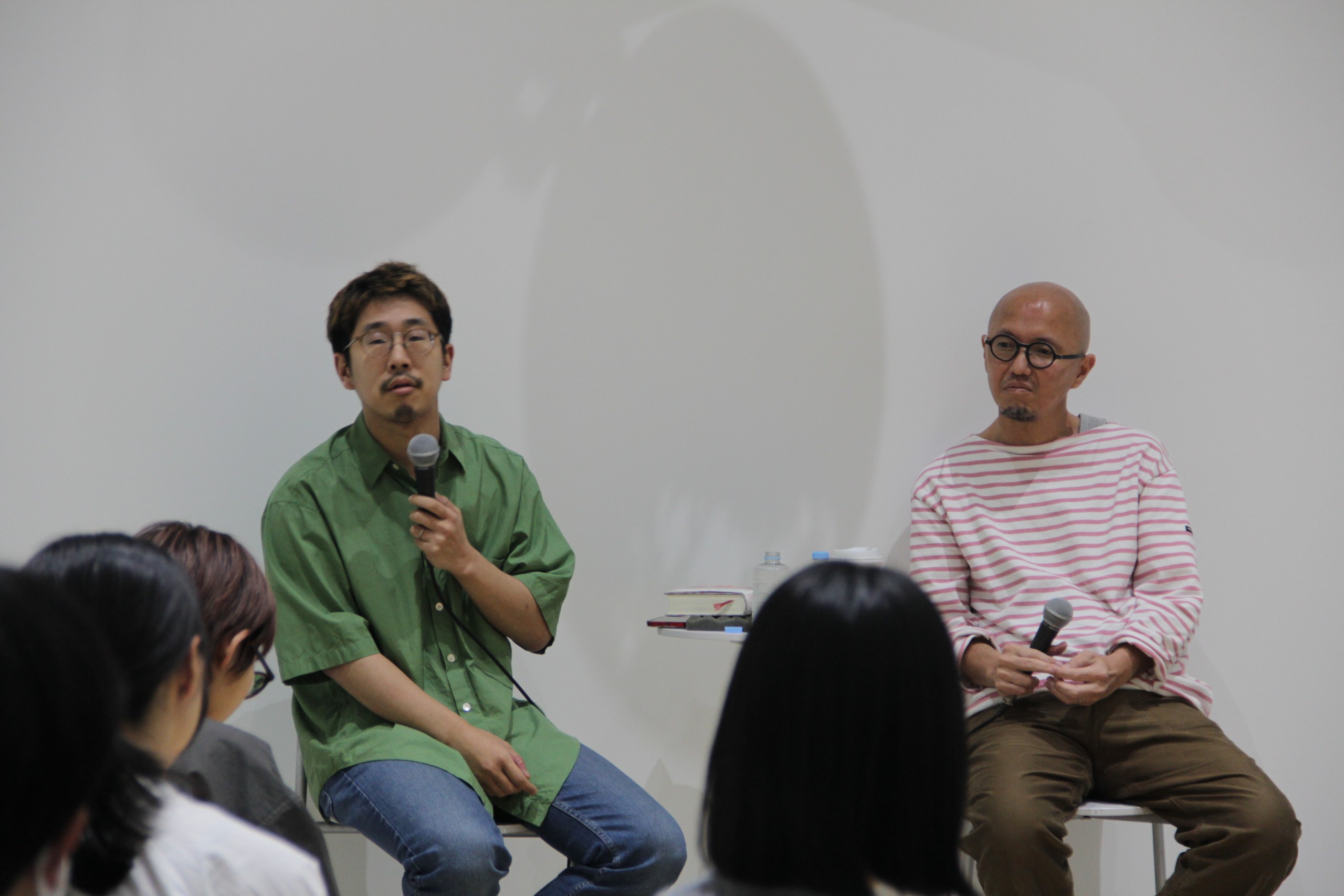 北川眞也×長谷川新「移動の震えを聴くこと」トークイベント風景　長谷川新　北川眞也
