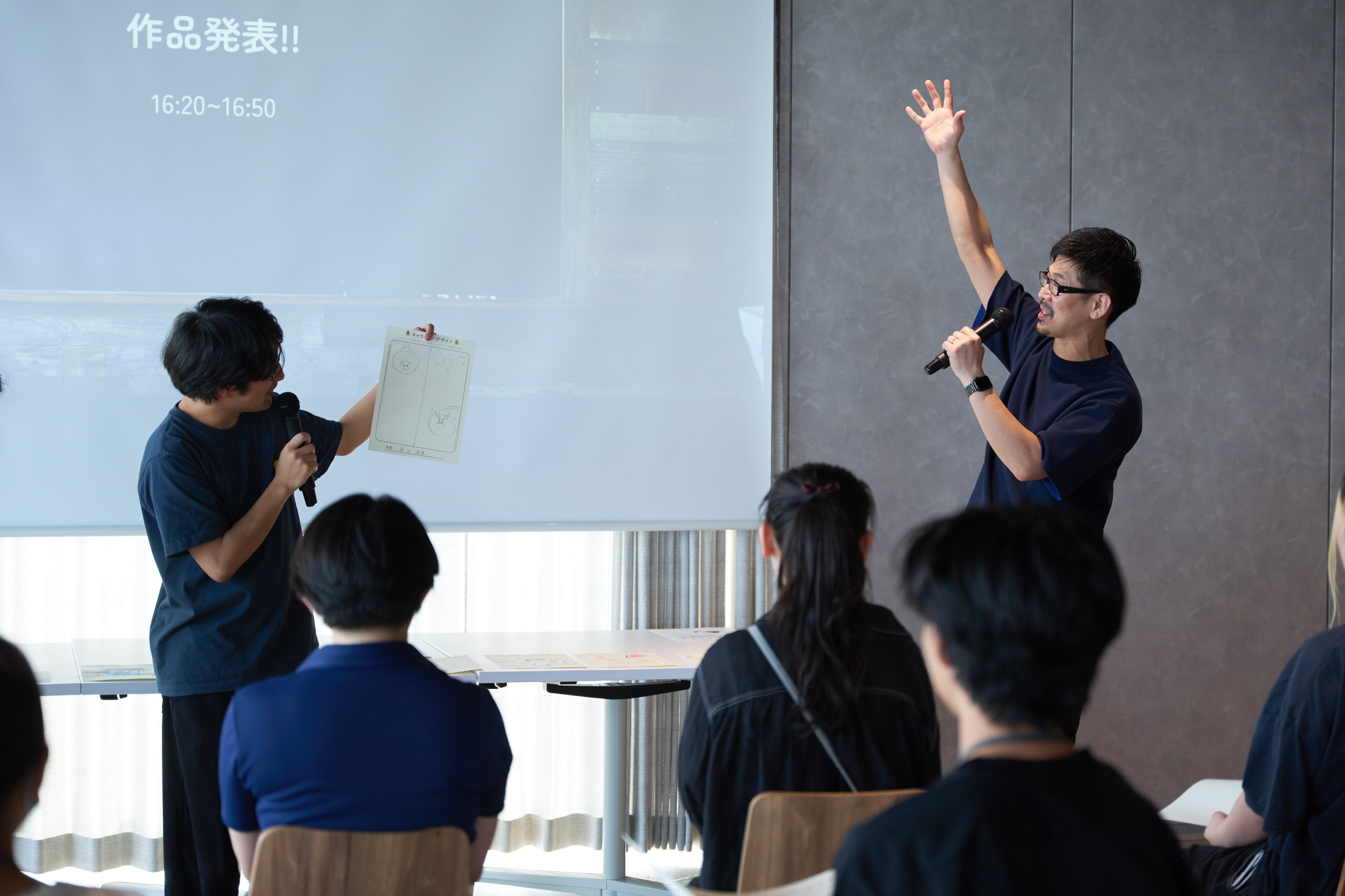 高校生対象「八百万の神(やおよろずのかみ)をテーマに、キャラクターとストーリーをつくろう」ワークショップ風景