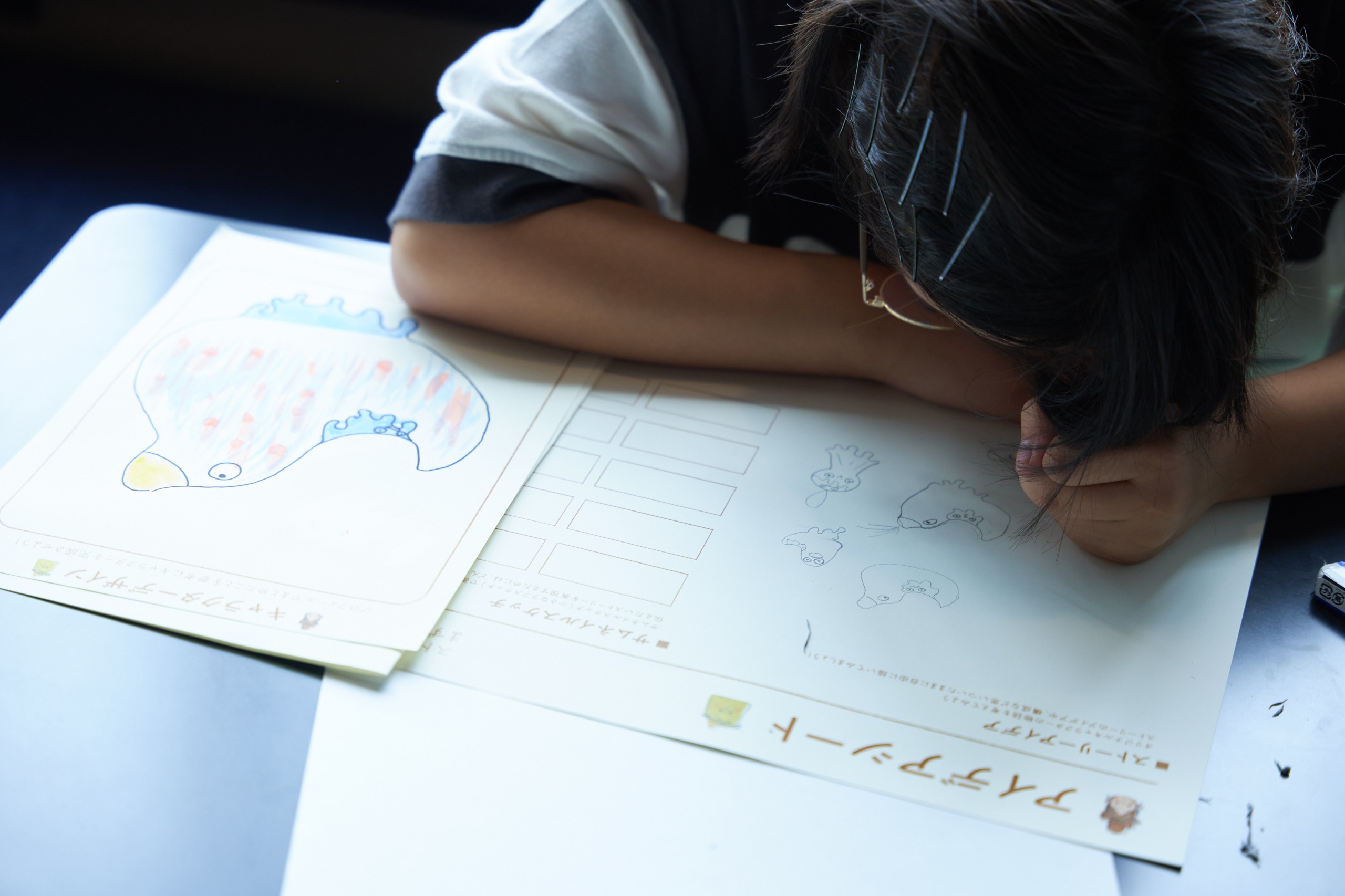 中学生対象「八百万の神(やおよろずのかみ)をテーマに、キャラクターとストーリーをつくろう」ワークショップ 参加者作業風景