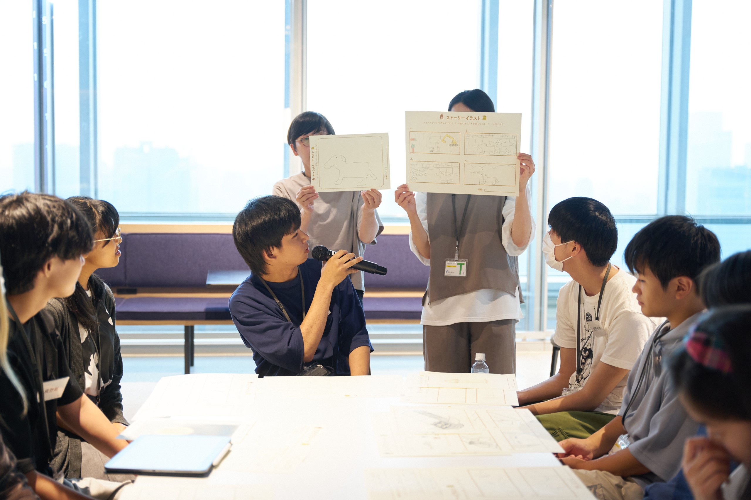 高校生対象「八百万の神(やおよろずのかみ)をテーマに、キャラクターとストーリーをつくろう」ワークショップ風景 参加者作品発表の様子