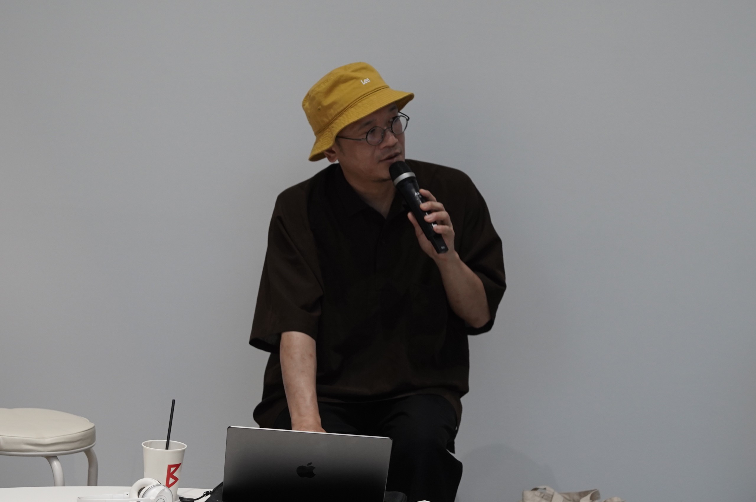 小林颯個展「ポリパロール」潟見陽×ミヤギフトシ×小林颯　トークイベント風景　潟見陽