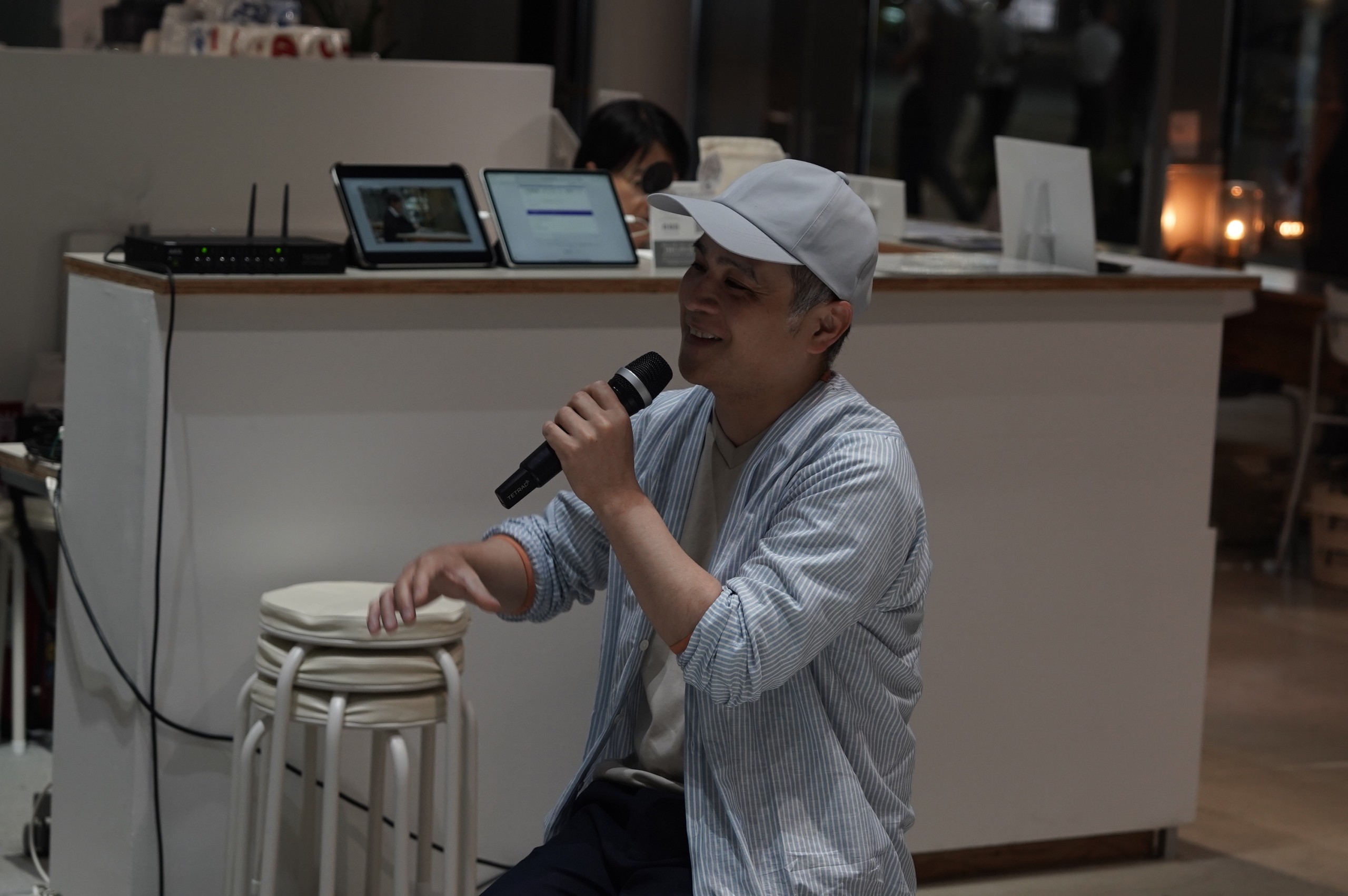 小林颯個展「ポリパロール」潟見陽×ミヤギフトシ×小林颯　トークイベント風景　ミヤギフトシ