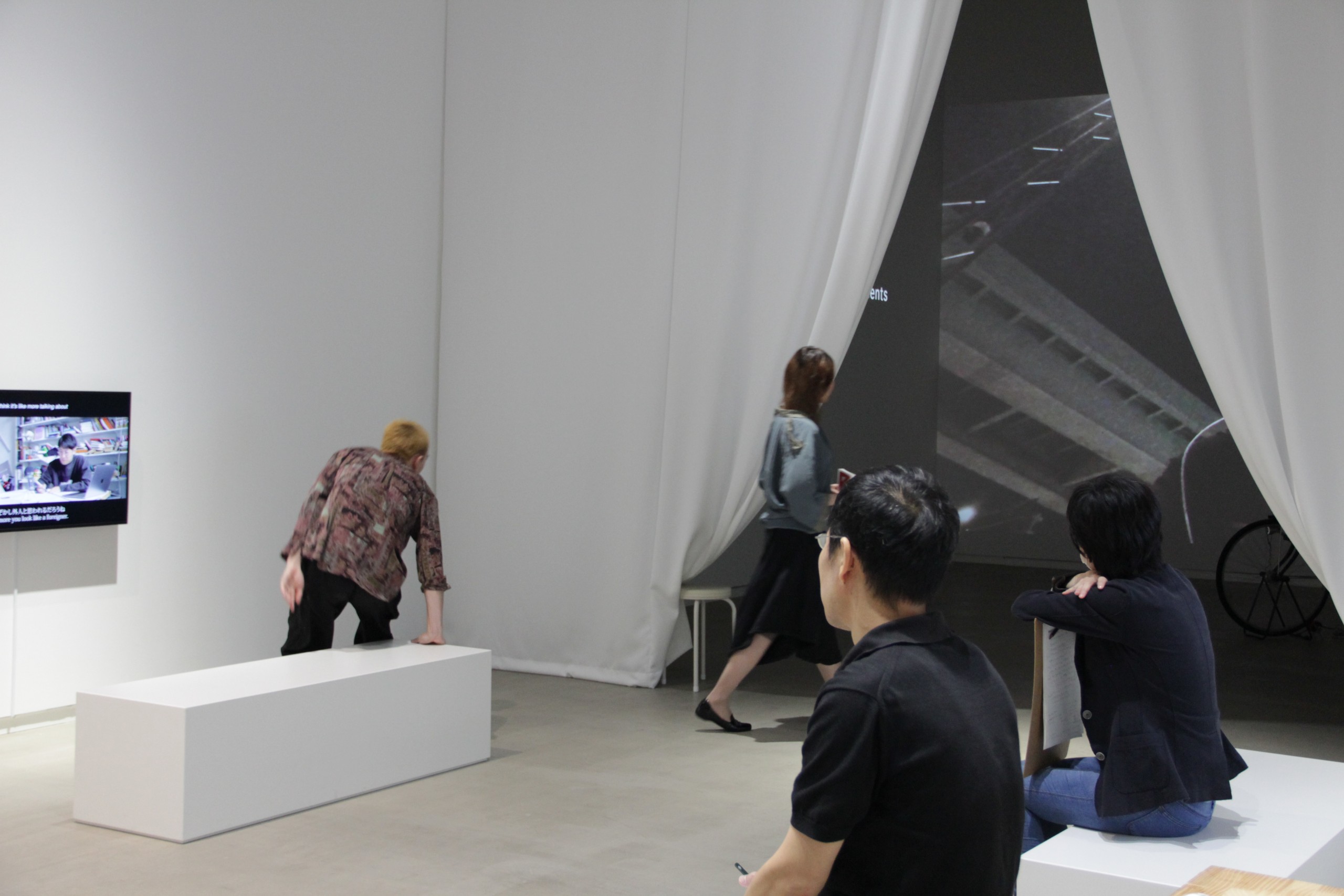小林颯個展「ポリパロール」  関連トークイベント　参加者の様子