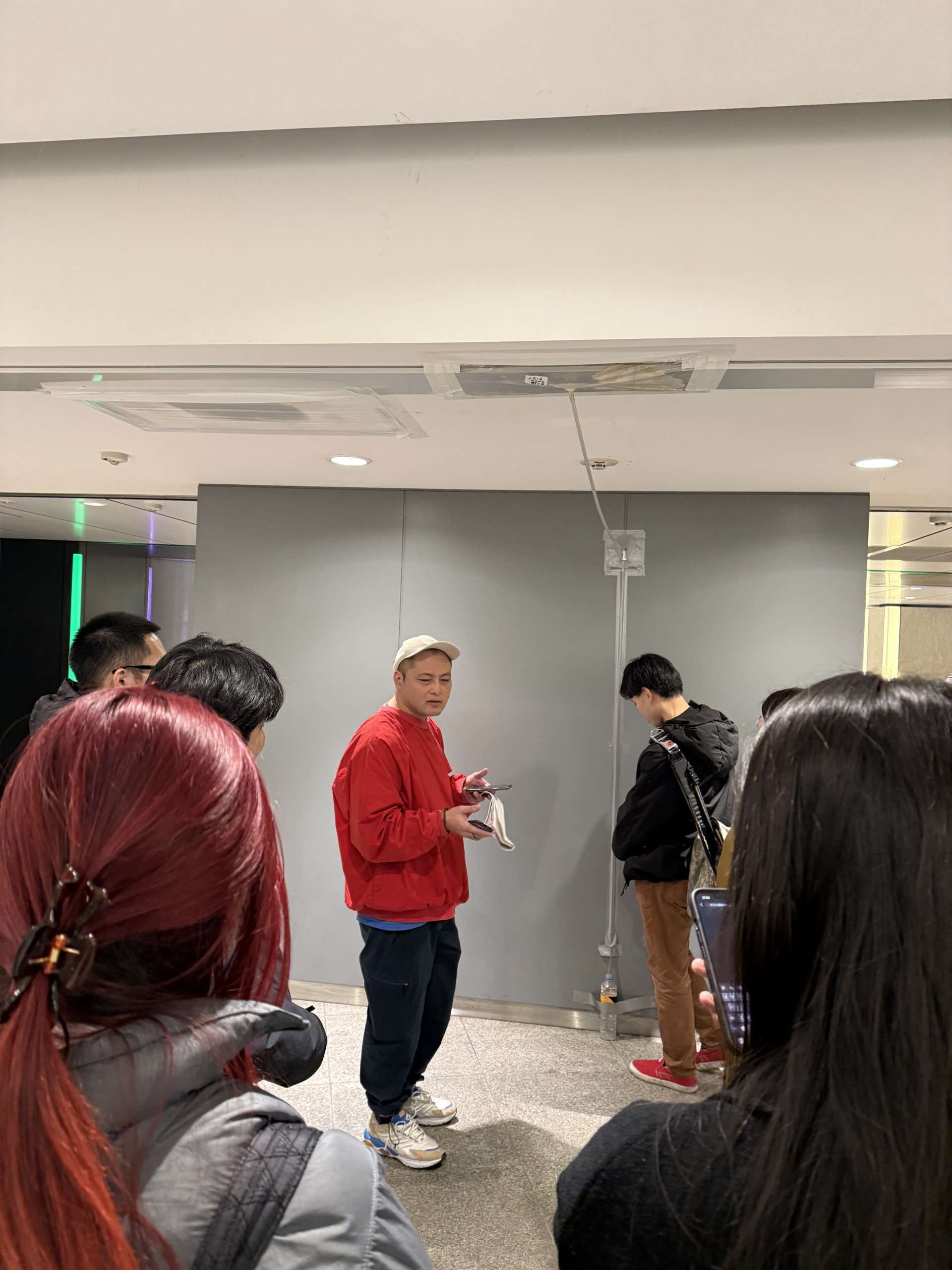 トモ都市美術館(トモトシ)「東京駅地下の全てのアートピースを巡ってみる」ワークショップ風景