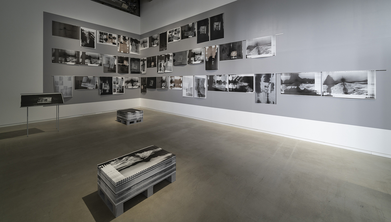 吉田志穂個展「印刷と幽霊」展示風景