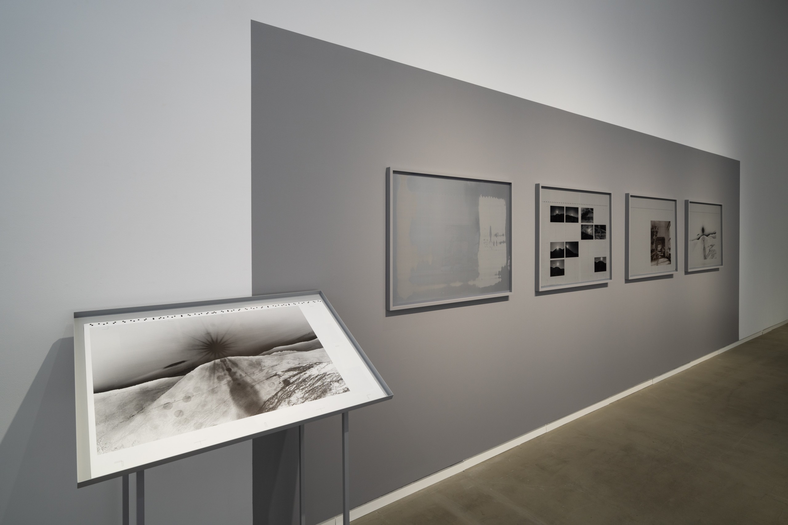 吉田志穂個展「印刷と幽霊」展示風景