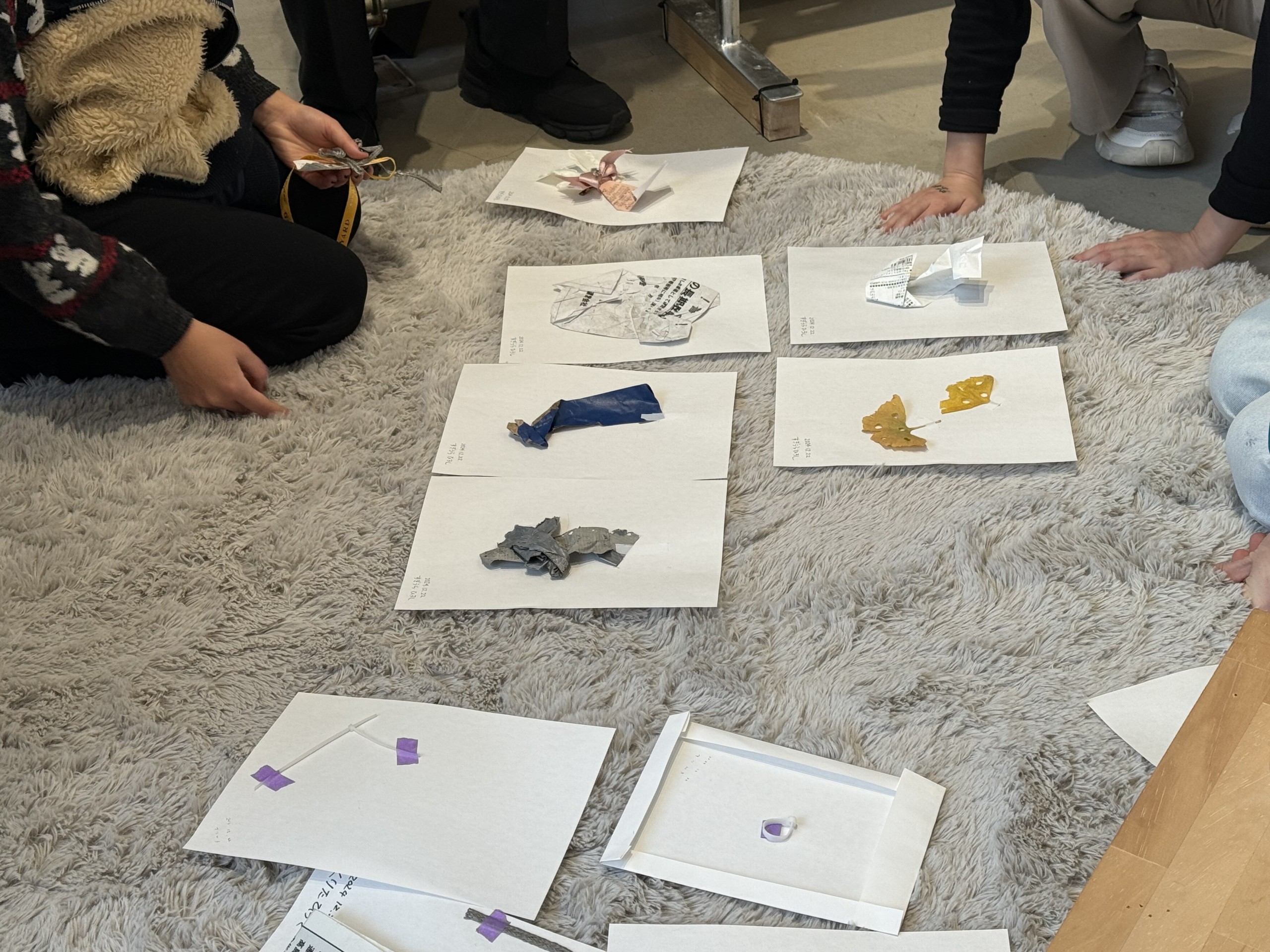 ちぇんしげ「（いい歳だから）地に足をつけてビラを踏め。」ワークショップ参加者作品画像