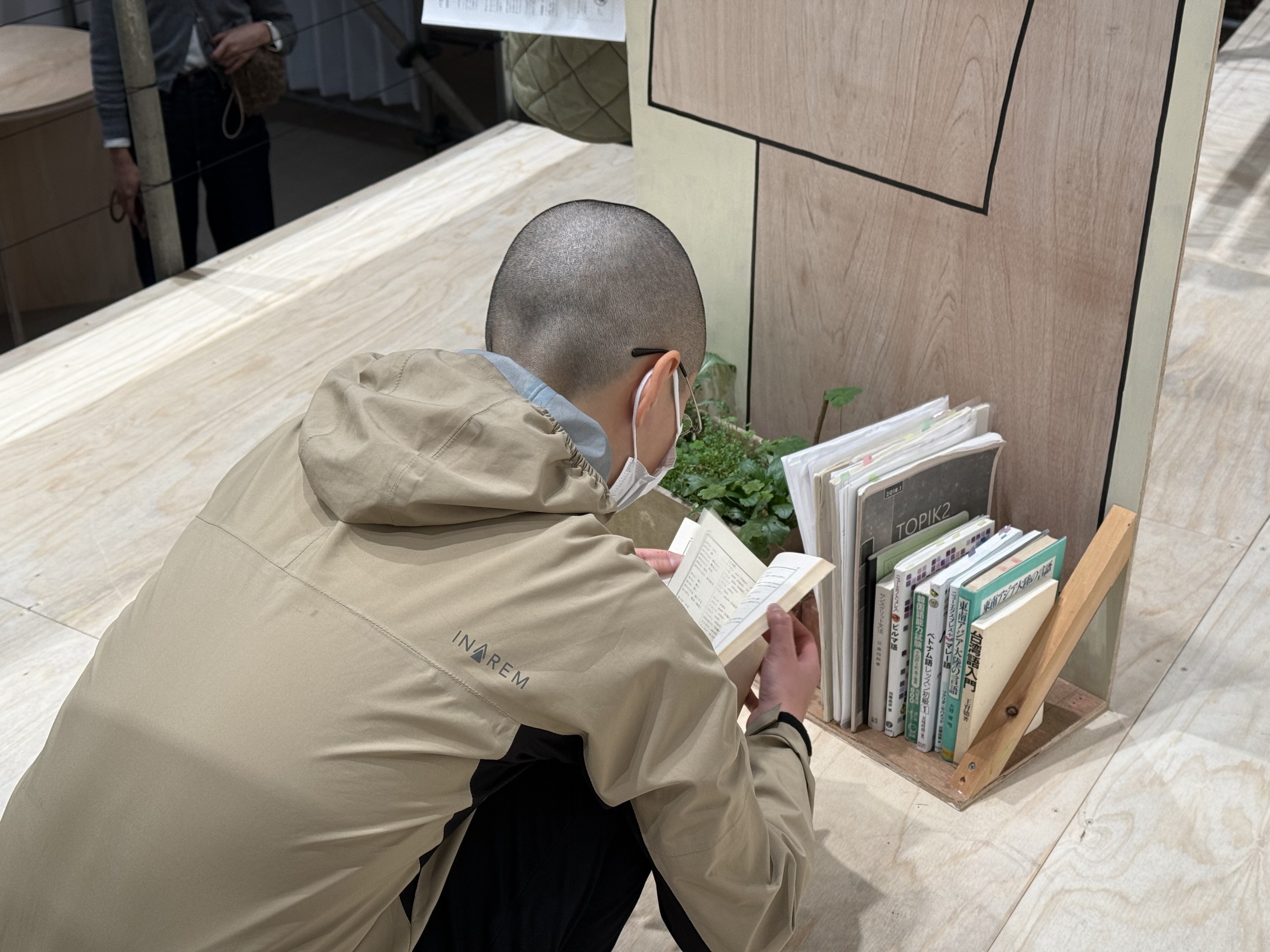 ちぇんしげ「記述の会・第３回【美術におけるエクソフォニーの可能性】」ワークショップ参加者　作業風景