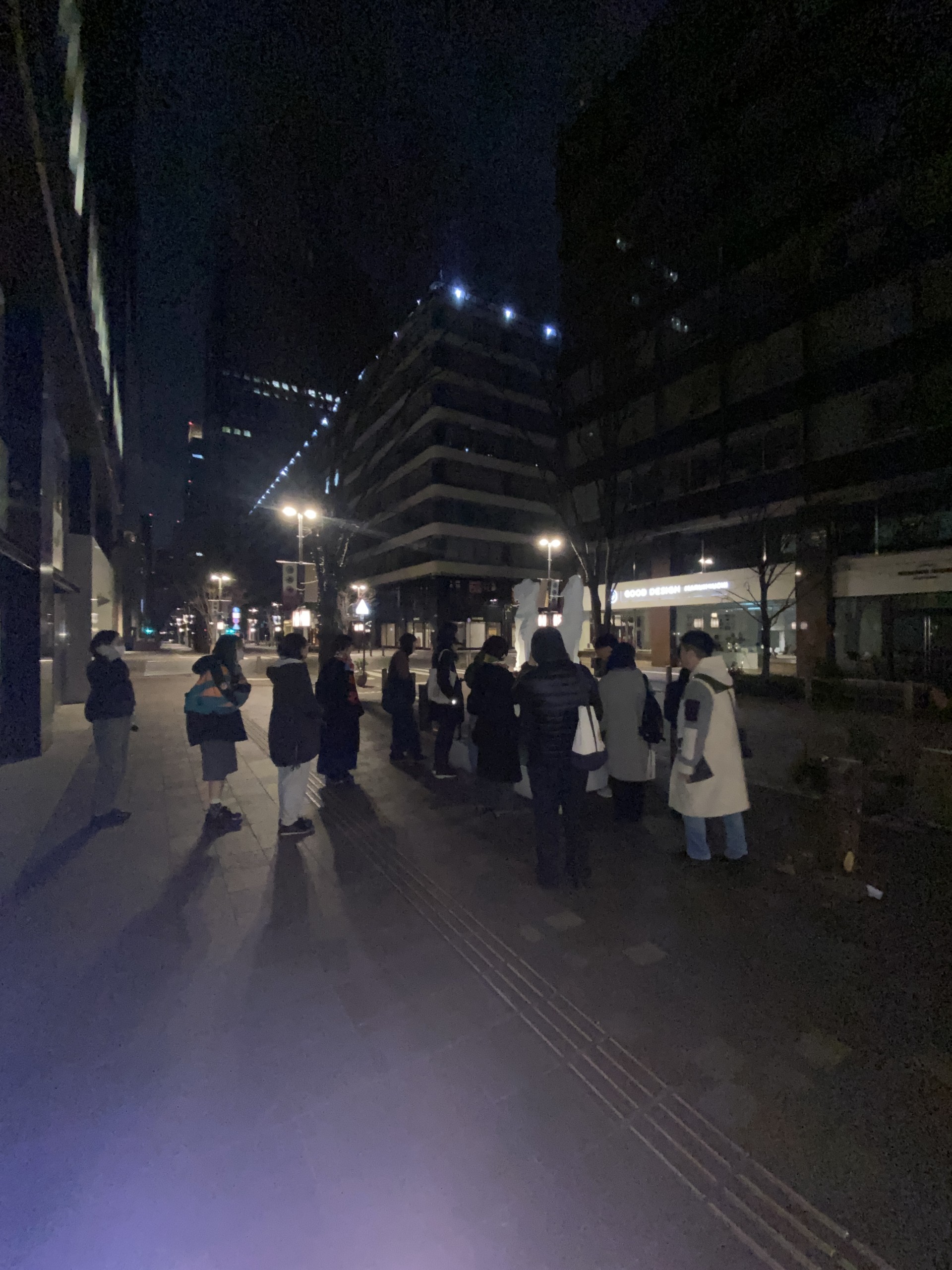 トモ都市美術館「東京駅で終電を逃してみる」ワークショップ風景
