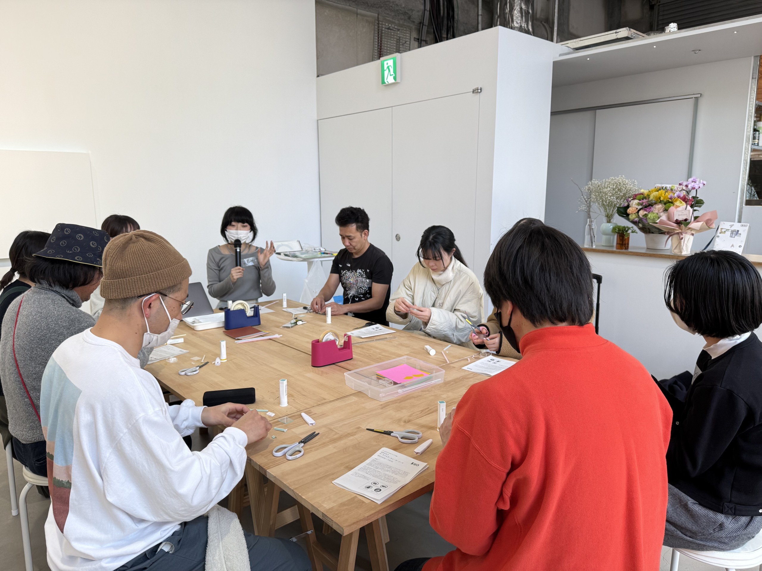 向井ひかり「ミニチュアダクトのキーホルダーを作ろう」ワークショップ風景